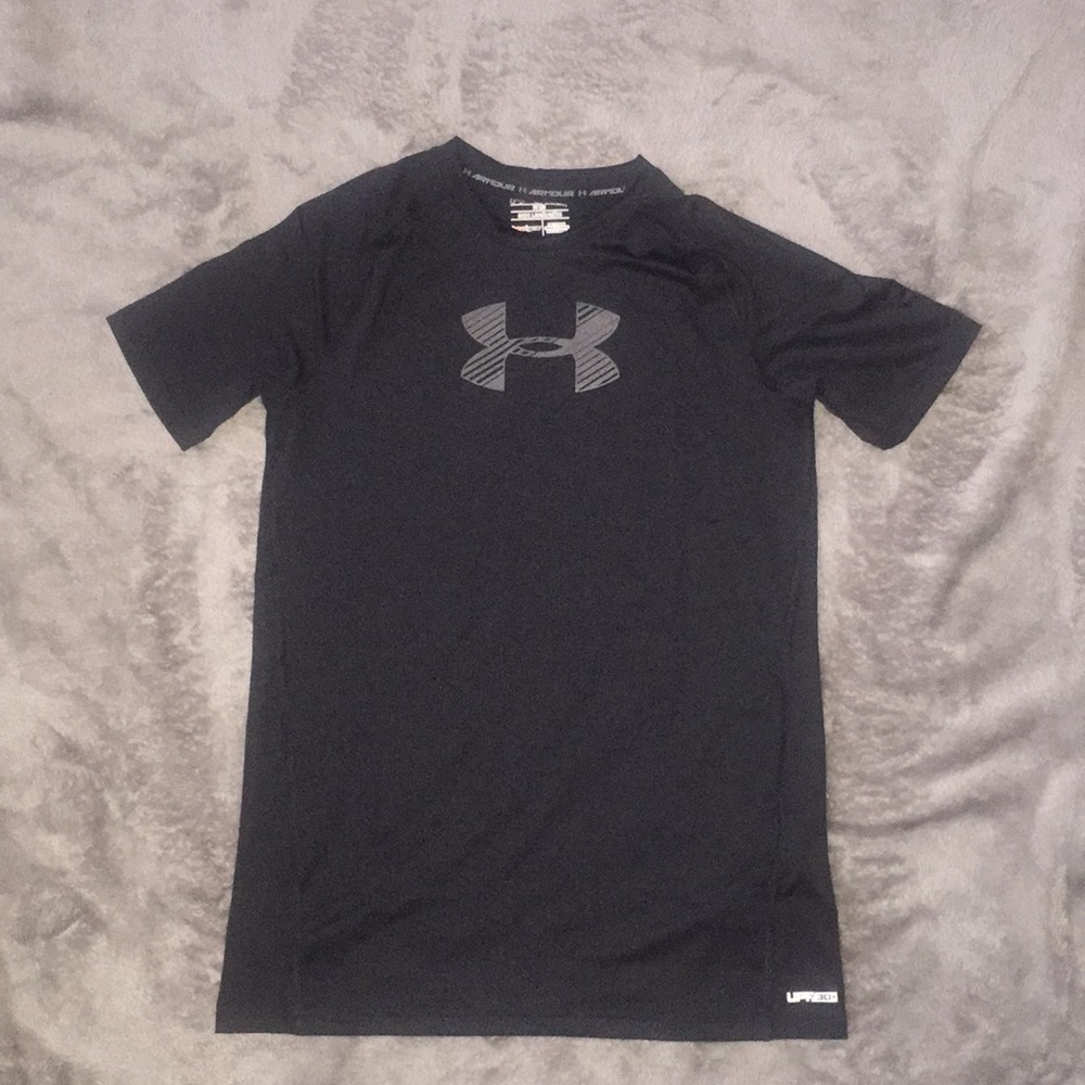 Black under armor shirt